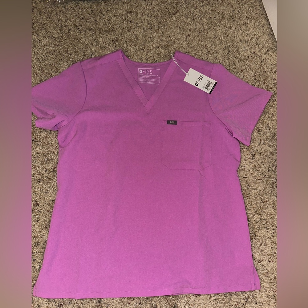 Figs Women's Short Sleeve Top in Bright Pink size medium Catarina 🩷